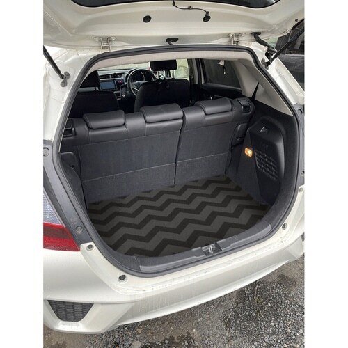 車用ラゲッジマット 60cmx90cm シェブロン