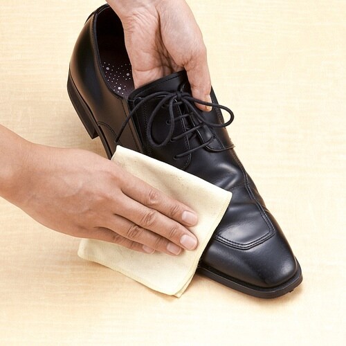 レザークリーナー 革を防カビして柔らかく保つ