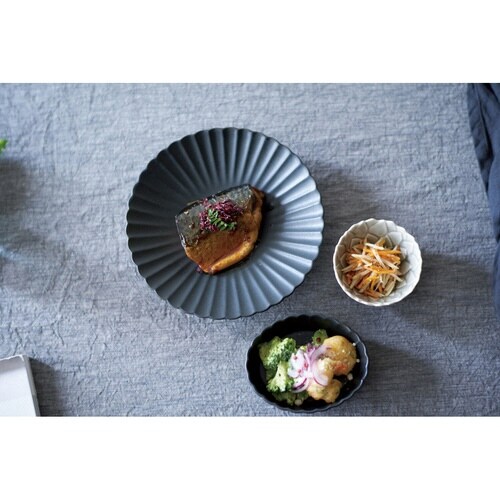 プレート 23cm 輪花皿 花皿 くろべに