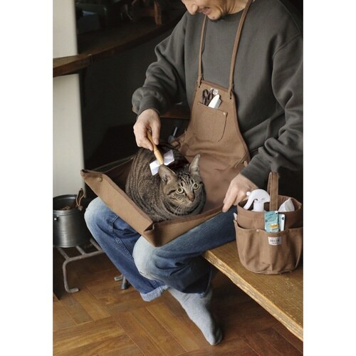 エプロン 猫 お世話 爪切り ブラウン