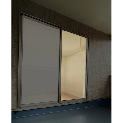 網戸シート 網戸サッシに外側から取り付ける