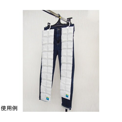 クローゼットに長ーい吊り下げ除湿シート1