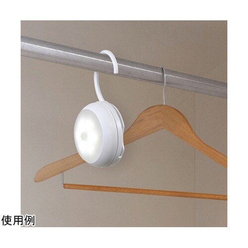 乾電池式人感明暗ナイトライトフック収納