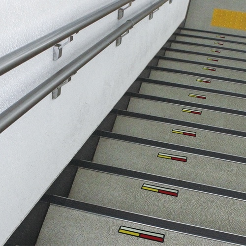 EA944DD−30 40x210mm 階段表示シ