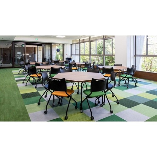 EA956XE−50 ビジネスチェアー(ブラック/