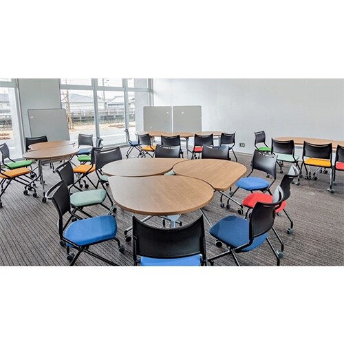 EA956XE−50 ビジネスチェアー(ブラック/