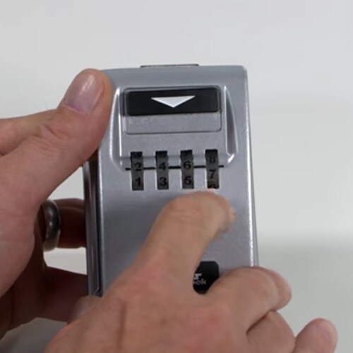 EA983ZA−62 75x53x124mm キー