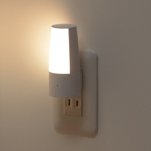 照射方向回転 明暗センサーライト NASC75WH