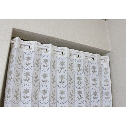 アコーディオンカーテン 小花柄 アイボリー