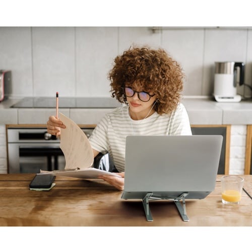 快適ノートPCスタンド ユートリム ポータブル