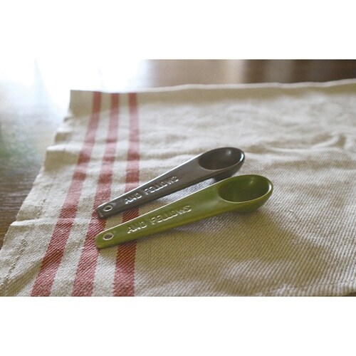 スプーン 12cm AND FELLOWS カーキ