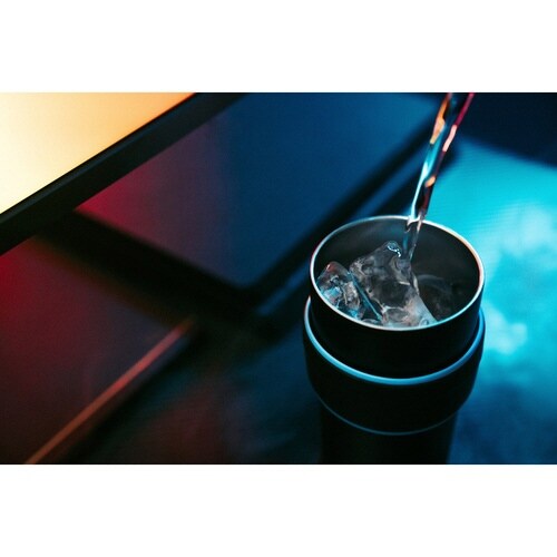 ストロータンブラー 550ml ブラックブルー