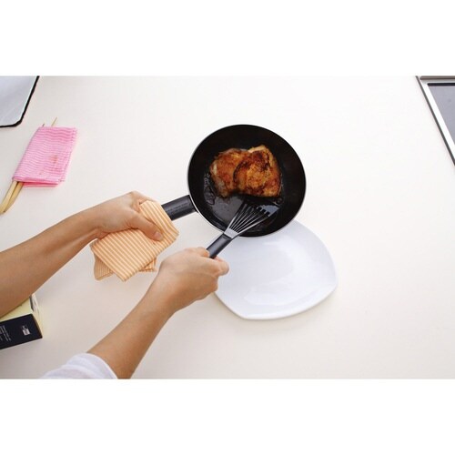 フライ返し O.E.C. 脇雅世 貝印 ブラック