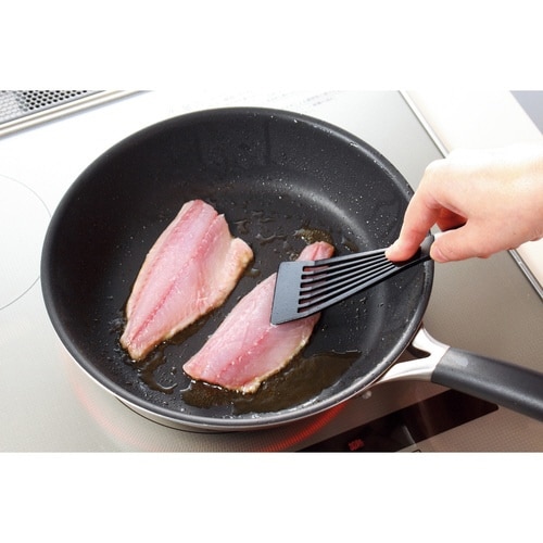 フライ返し O.E.C. 脇雅世 貝印 ブラック