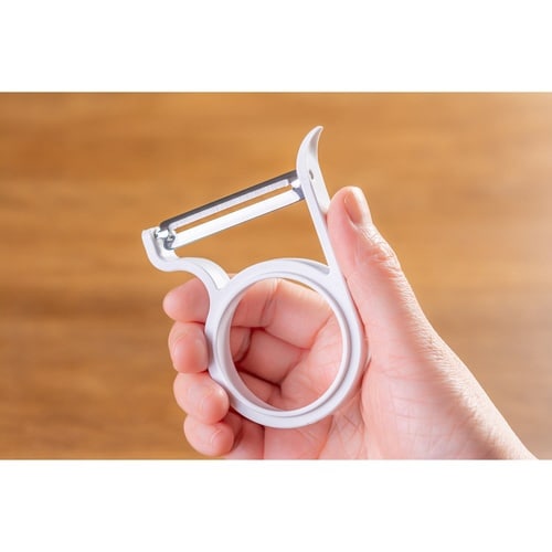 leye ピーラー 軽い力でスーッと切れるピーラー