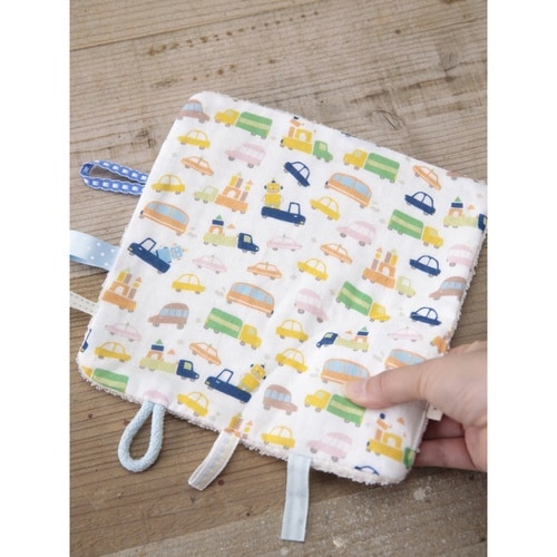 おもちゃ ベビー ニギニギハンカチ カーランド