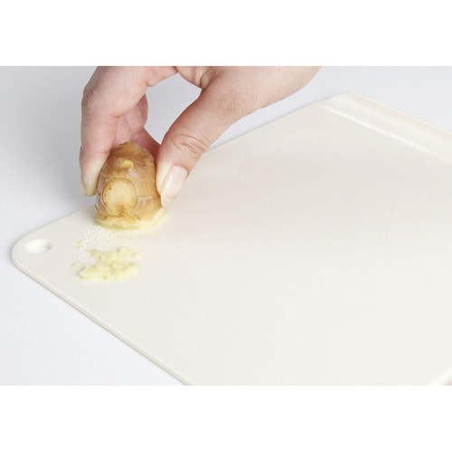 まな板 22x22cm アイボリー