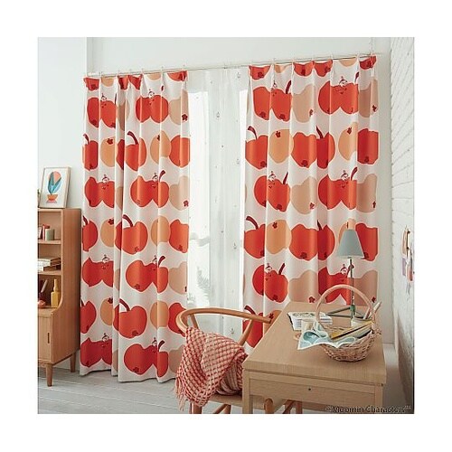 MOOMIN 遮光カーテン リンゴガブリ