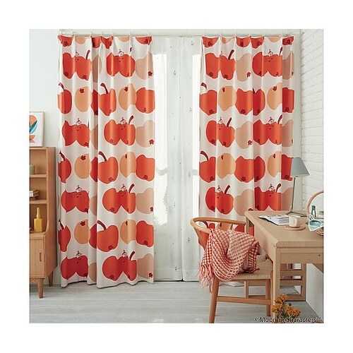 MOOMIN 遮光カーテン リンゴガブリ