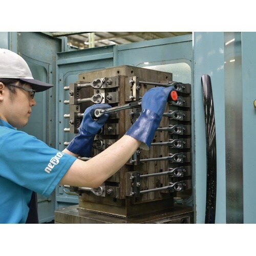 12.7SQ プレセットトルクレンチ 30−140