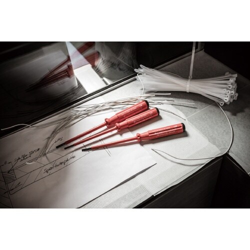 絶縁マイナスドライバー 刃先厚1.2X刃先幅8mm