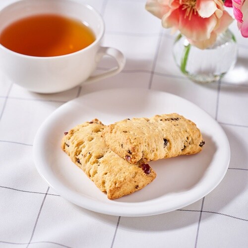 正栄デリシィ 3種のフルーツスコーン