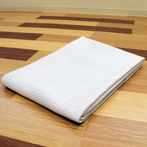 湿気をためず蒸れにくく快適高冷感敷パッド