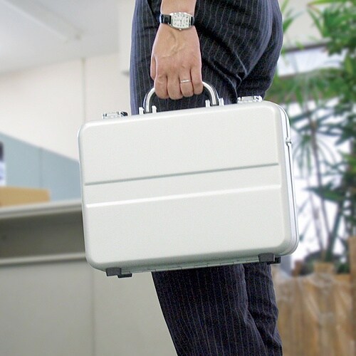 アルミアタッシュケース