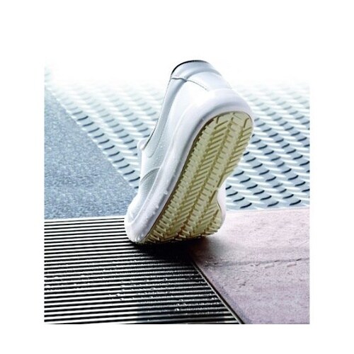 NHS600W22.0 超耐滑軽量作業靴