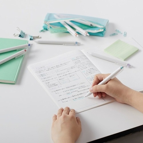 ゲルインキボールペン ジュースプラス ブラック