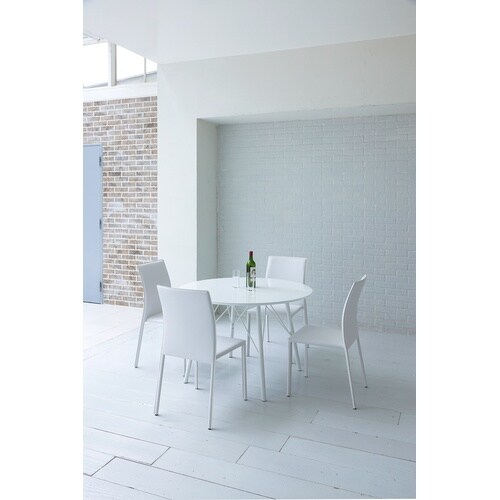 フレスコラウンドテーブル