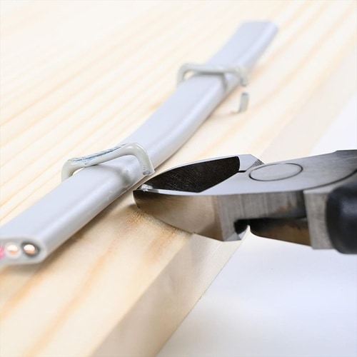 偏芯強力ニッパ薄刃黒金 200BG