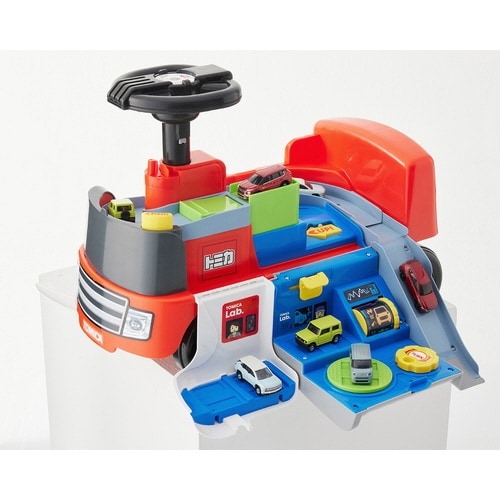 1才から乗れる!トミカ変形ドライブピット