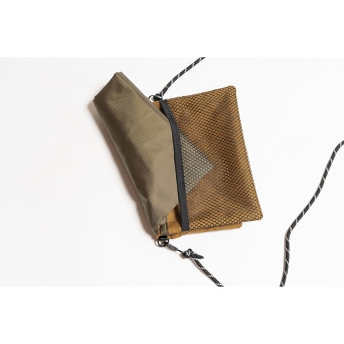 サコッシュ DAY OUT COYOTE