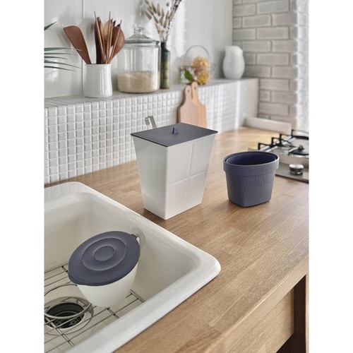 三角コーナー 水切りポット ブルーノーバ