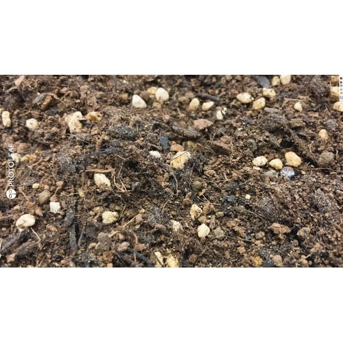 花と野菜の有機質培養土 2L