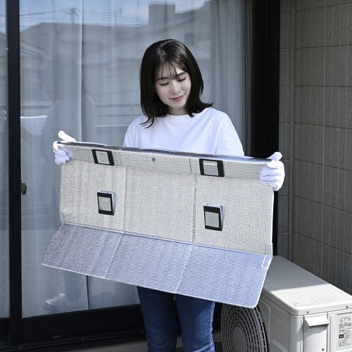 瞬間設置エアコンガード ひざし付き