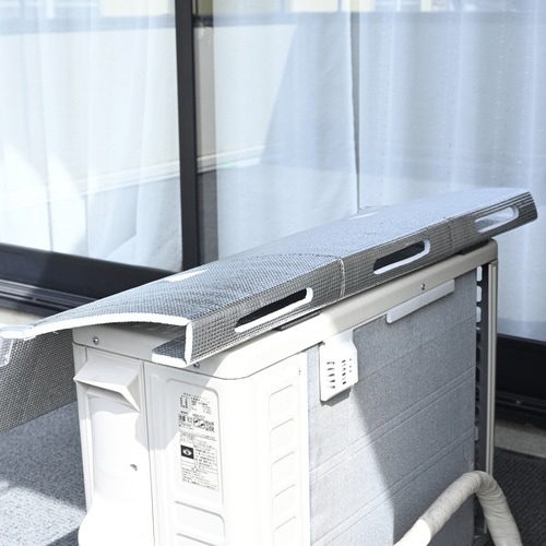 瞬間設置エアコンガード ひざし付き