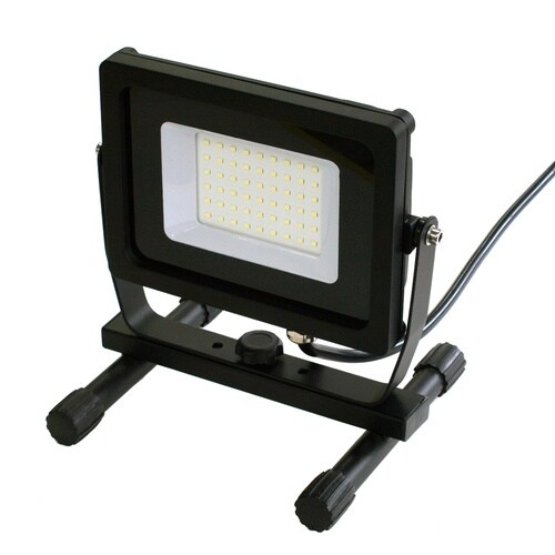 フラット投光器30W