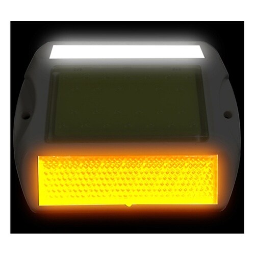 超高輝度蓄光反射縁石鋲「α−STUD(ア