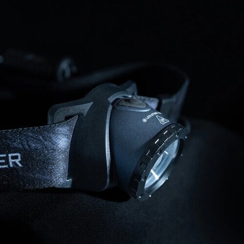 LEDLENSER 充電式LEDヘッドライト H8