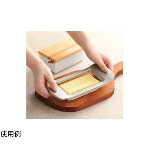 ワイヤーでスーッと切れるバターカッター