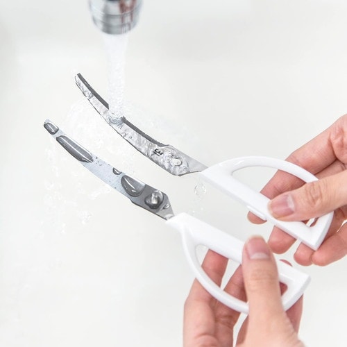 カーブ キッチンバサミ キャップ付 ホワイト