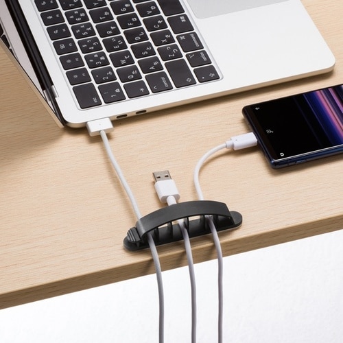 粘着固定ケーブルホルダー