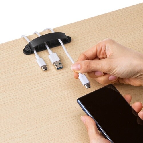 粘着固定ケーブルホルダー