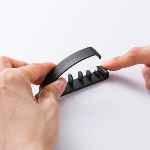 粘着固定ケーブルホルダー