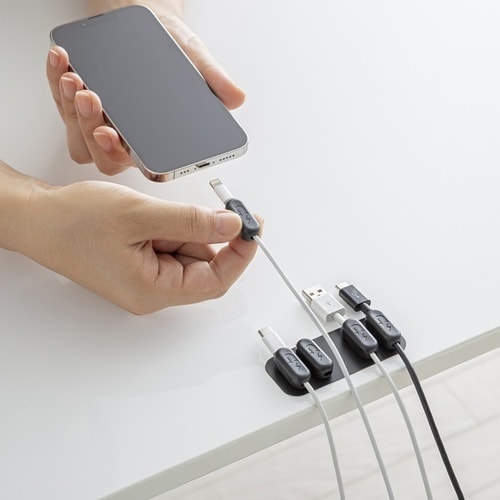 マグネットケーブルホルダー