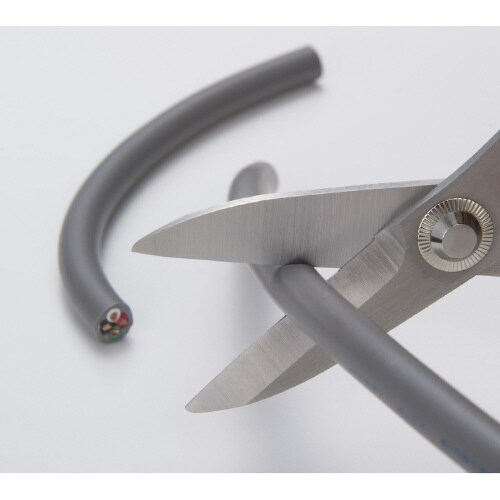 手放せないはさみ