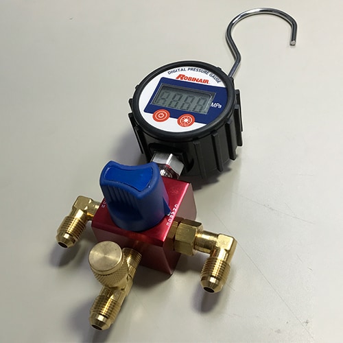 (R32・R410A)デジタルゲージ EA105E