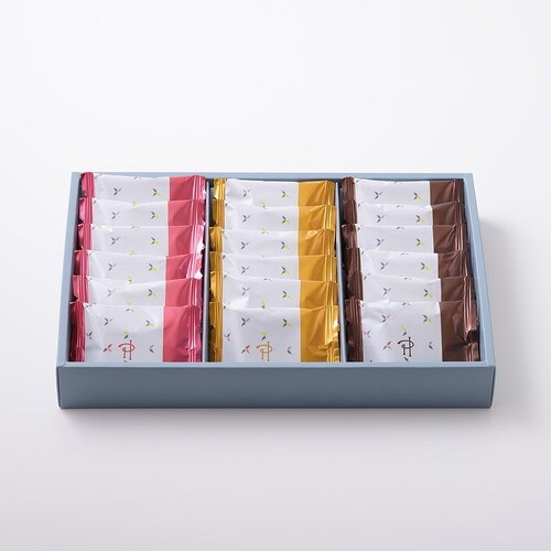 ピエール・エルメ・パリ 18枚詰合わせ